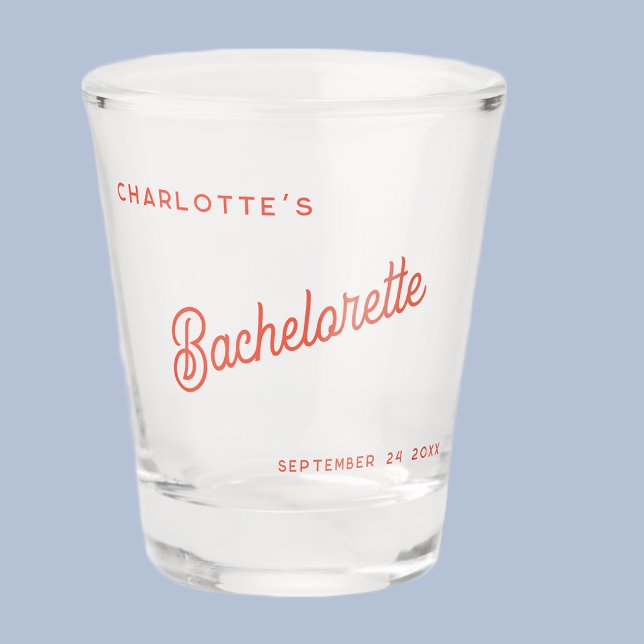 Moderner Personalisierter Junggeselinnen-Abschied Schnapsglas (Modern script typography personalized name date bachelorette party shot glass)