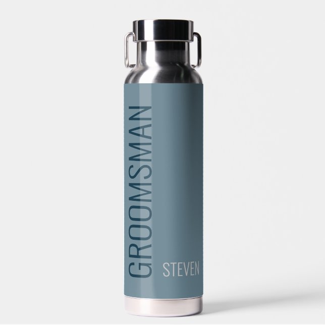 Moderner Personalisierter Trauzeuge Dusty Blue Trinkflasche (Vorne)