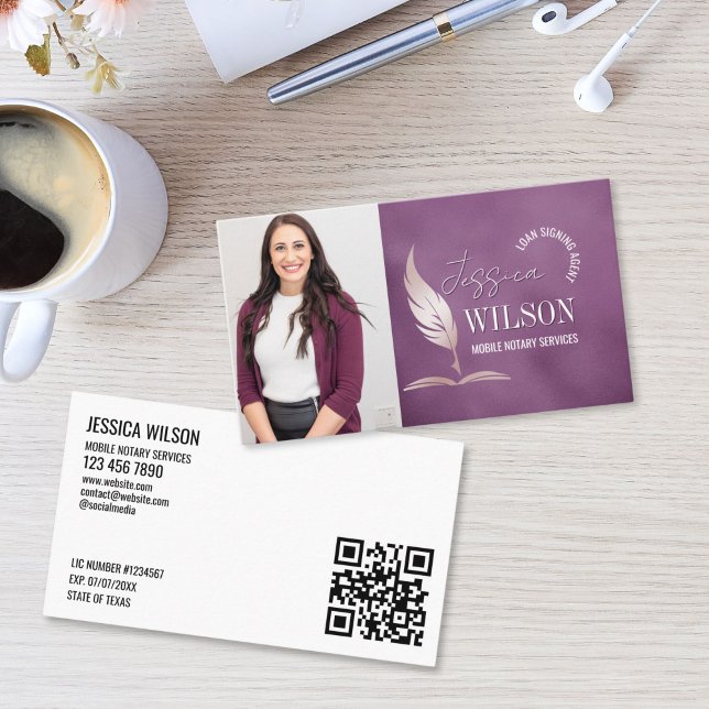 Moderner QR-Code FotoNotar Kredit Signing Agent Visitenkarte (Mobile Notary & Loan Signing Agent business card with photo and QR code.purple background)