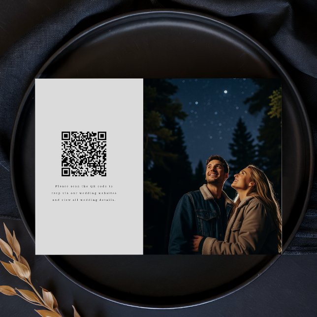 Moderner QR-Code für Minimalistisches Foto Save The Date (Von Creator hochgeladen)