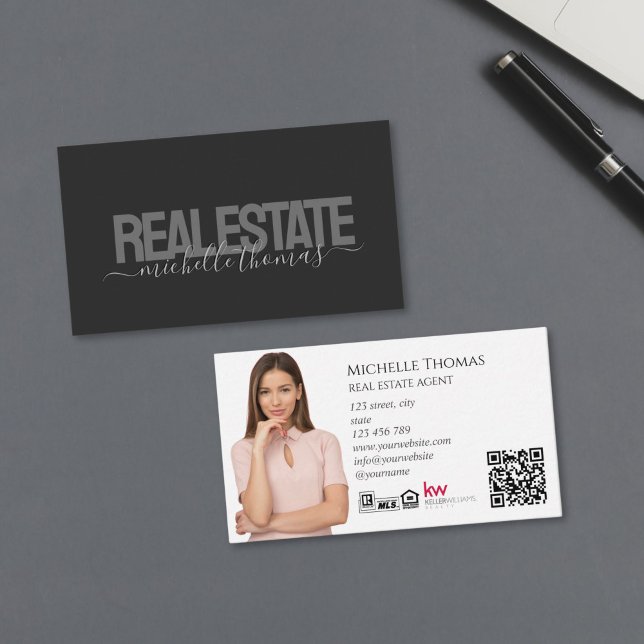 Moderner Realtor Real Anwesen Agent Foto QR Code Visitenkarte (MODERN TYPOGRAPHY REAL ESTATE AGENT TEXT ON THE BLACK BACKGROUND)