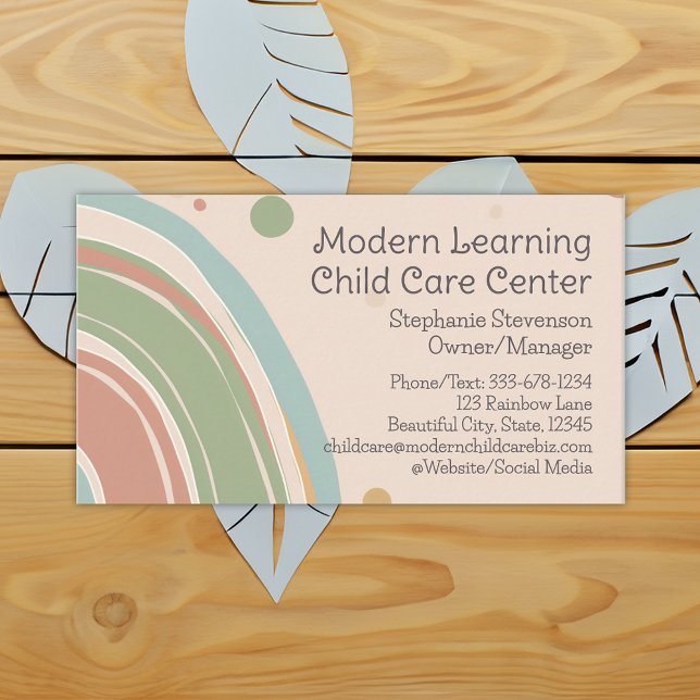 Moderner Regenbogen Kinderbetreuung Kinderbetreuun Visitenkarte (modern rainbow blush childcare daycare business card)