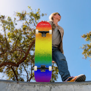 Moderner Regenbogen-Mosaik-Schriftname Skateboard