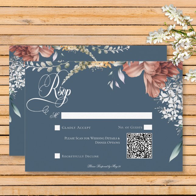 Moderner Romantischer Blue Garden Floral Wedding Q RSVP Karte (Modern Romantic Blue Garden Floral Wedding Response Card with QR Code)