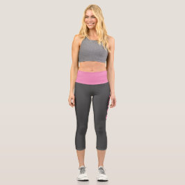Moderner Rosa und Weißer Text auf grauem Abschluss Capri Leggings