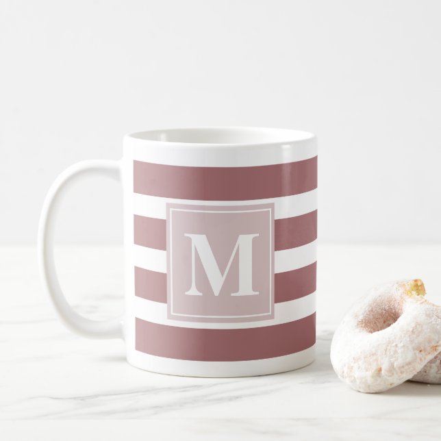 Moderner Roter und Weißer Streifen mit Monogramm Kaffeetasse (Mit Donut)