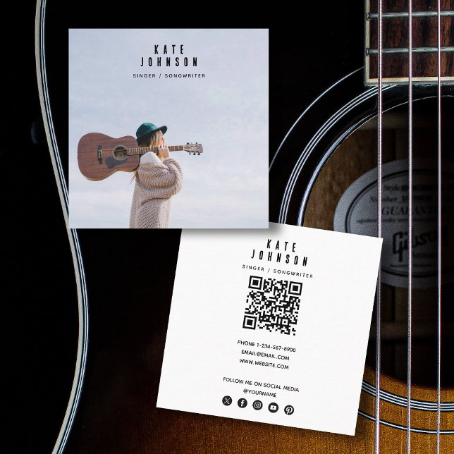 Moderner Sängermusiker Foto Social Media QR Code Quadratische Visitenkarte (Modern Singer Musician Photo Social Media QR Code Square Business Card)