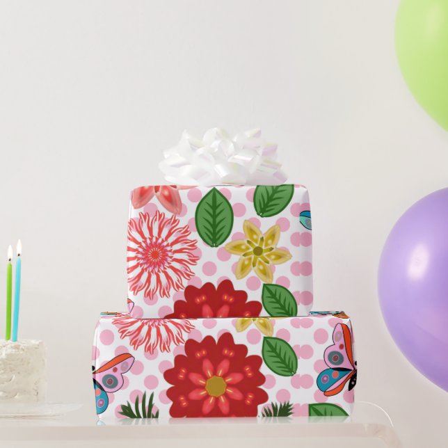 Moderner Schmetterling im Frühlingsgarten Blumen  Geschenkpapier (Partygeschenke)
