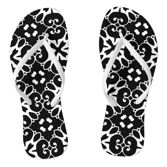 Moderner Schwarz-Weiß-Damast Graphic Floral Dreh Flip Flops (Fußbett)