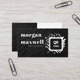 Moderner Schwarz-Weiß-Wellen-Fotografie-QR-Code Visitenkarte