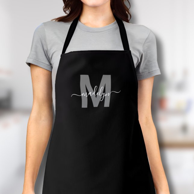Moderner Schwarz-weißer Monogramm-Anfangsname Schürze (Modern Black White Monogram Initial Name Apron)