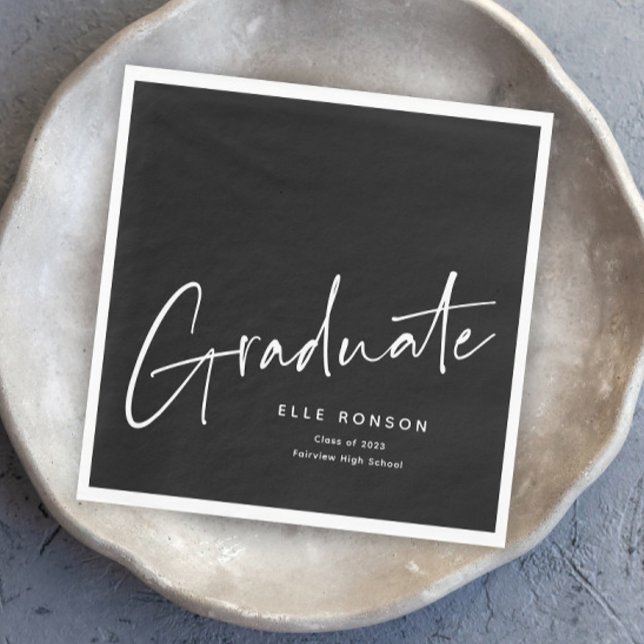 Moderner Script Graduate Einftiger Abschluss Serviette (Modern script black and white graduation napkins.)