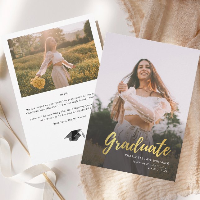 Moderner Script Graduate Foto Abschluss Ankündigung (Modern Script Graduate Photo Graduation Announcement)