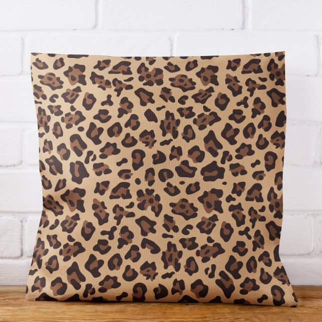 Moderner Tan und brauner Leopard Kissen (Modern Tan and Brown Leopard Spot Outdoor Pillow)