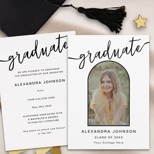 Moderner Trendy Arch Foto Abschluss Ankündigung (Modern elegant arch photo graduation announcement card stylish chic black script)