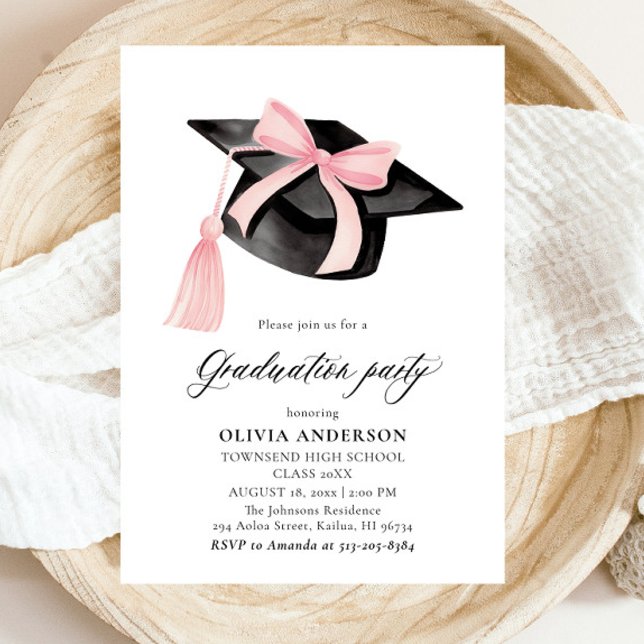 Moderner Trendy Pink Bow Graduation Cap Abschluss Einladung (Watercolor Modern Elegant Trendy Stylish Pink Bow Graduation Invitation)