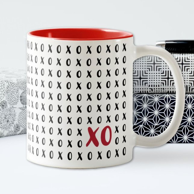 Moderner Valentinstag Typograpy Kaffee Tasse (A fun xo pattern Valentine's Day mug)