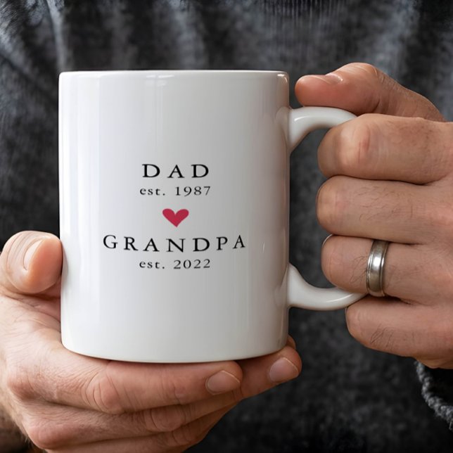 Moderner Vater | Opa Year Est. Tasse (Von Creator hochgeladen)