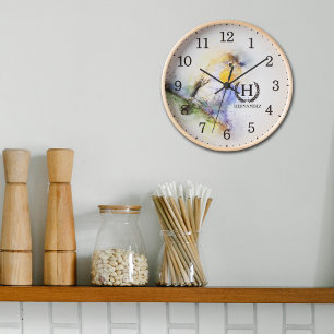 Moderner Wasserfarbengel, Monogramm-Holzwand Uhr