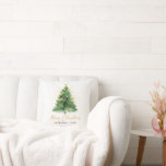 Moderner Weihnachtsbaum Kissen<br><div class="desc">Fügen Sie Ihrer Zuhause eine gemütliche, festliche Touch mit dem modernen Weihnachtsbaumkissen in Wasserfarbe hinzu. Dieses Kissen mit einem wunderschön bemalten Kiefernbaum in sanften Aquarelltönen verleiht jedem Raum seinen Charme. Ideal für Ihr Wohnzimmer, Schlafzimmer oder als saisonale Akzente, verbindet es Eleganz mit Komfort. Dieses Kissen eignet sich hervorragend, um Ihre...</div>