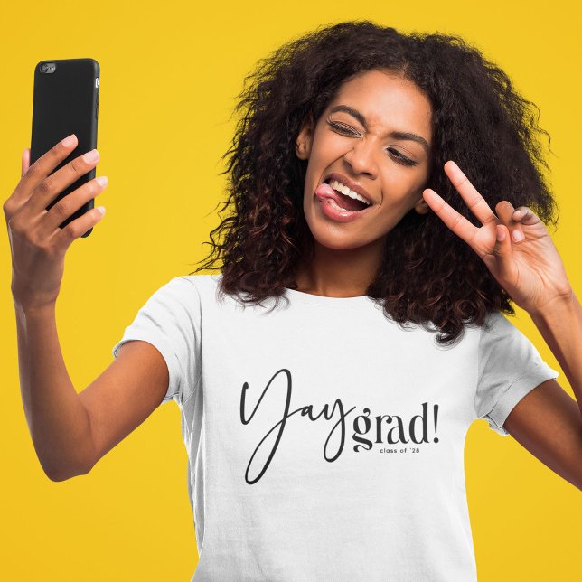 Moderner Yay-Grad-Abschluss T-Shirt (Von Creator hochgeladen)