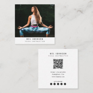 Moderner Yoga Fitness Instructor QR Code Quadratische Visitenkarte