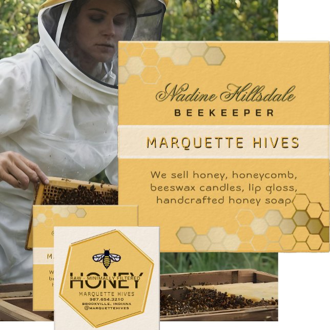 Modernes 3D-Gelbes Hexagon Stilvoll gezapftes Bien Quadratische Visitenkarte (Von Creator hochgeladen)