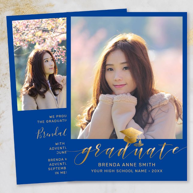 Modernes Abschluss 2 Foto Gold Script Cap auf Blue Ankündigung (Modern Two Photo Gold Script on Royal Blue Graduation Announcement)