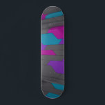 Modernes Abstrakt geometrisches Muster Skateboard<br><div class="desc">Dieses moderne Design zeichnet sich durch ein geometrisches Muster in grau, aquamarin, rosa und lila #gray #pink #lila #girly #geometric #geometric #abstrakt #customgifts #custom #christday #holidays #holidays #christmasgifts #holidaygifts #masculine #feminine #girsh #stilsh #trendy #sports #sports #hotelry #Skater #Skateboards #skateboard #skateboarding #fun #cool #custom #christmas #year #giftsforhim #giftsforher #giftsforher</div>