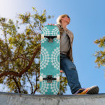 Modernes Abstraktes Blaues Mandala-Muster Skateboard<br><div class="desc">Modernes Abstraktes blaues Mandala-Musterskateboard. Modernes cooles Skateboard mit abstraktem Blau-Weiß-Mandala-Muster. Design inspiriert durch die schönen Farben des Himmels.</div>