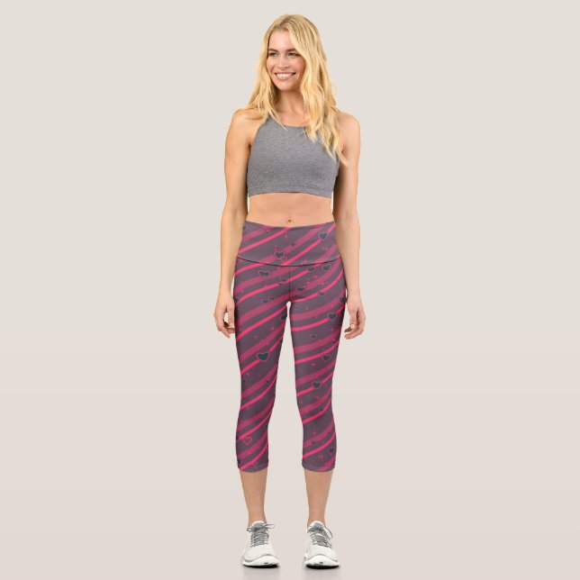 Modernes Abstraktes Muster mit Herz Capri Leggings (Vorderseite)