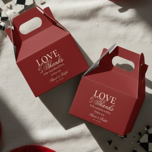 Modernes altes Geld kühne rote Liebe und Dank Hoch Geschenkschachtel (Send guests home with gratitude and style using this Old Money Bold Red Wedding Favor Box!)