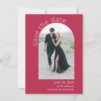 Modernes Arch Boho Hochzeit rettet das Datum