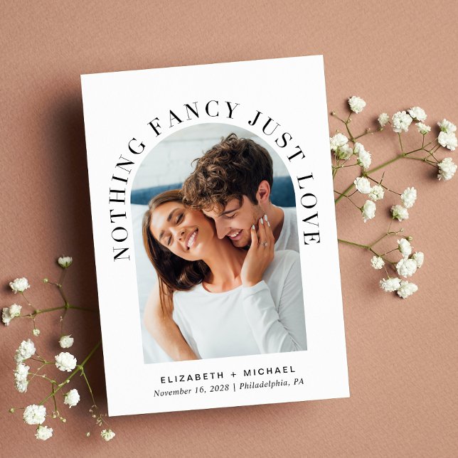 Modernes Arch Foto Nichts Extravagant nur Liebe Ho Einladung (Celebrate your love story with an invitation showcasing your favorite photo in an elegant arch frame)