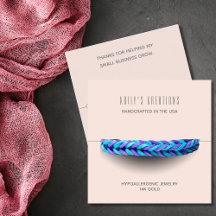 Modernes Armband mit hellrosa Display