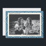 Modernes Art-Deco-Muster im blauen Hanukkah-Foto<br><div class="desc">Trendy,  modern und schlicht gestaltete Deko-Linien in Blau und Weiß für Hanukkah,  personalisiert mit Ihrem Namen und Foto.</div>