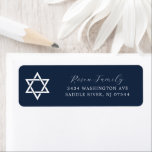 Modernes Bar Mitzvah-Rücksendeadresse<br><div class="desc">Dress up your cover for your Bar Mitzvah Party lädt mit unserem stilvollen Star of David Rücksendelabel Set auf einem marineblau Hintergrund ein. Entsprechende Einladungen und Aufkleber in unserem Shop</div>