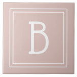 Modernes Bauernhaus Mit Monogramm Pink & White Ini Fliese<br><div class="desc">Modernes und stilvolles personalisiertes Monogramm ergänzt das schlichte, schlichte, dekorative Kachel in Weiß und Rosa. Tolle Geschenkidee! Einfach mit dem Design-Tool anpassen, um es zu Ihrem eigenen machen! Kontaktieren Sie mich unter beachpausedesigns@gmail.com wenn Sie Hilfe benötigen oder Fragen zu diesem oder einem unserer Designs haben. Weitere Designoptionen und Farben sind...</div>