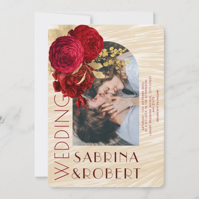 Modernes Beige Burgunder Blumenarschenhochzeit Fot Einladung (Vorderseite)