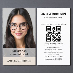 Modernes Beige Taupe Consultant QR Code Foto Visitenkarte