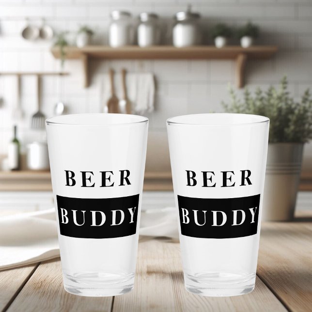 Modernes Bier Buddy Black Funny Zitat Glas (Von Creator hochgeladen)