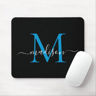 Modernes Black Blue Monogram Elegante Girly Script Mousepad