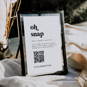 Modernes Black Oh Snap QR Code Wedding Hashtag Sig Einladung