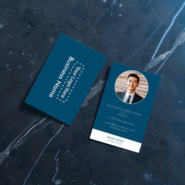 Modernes blaues Foto mit Ihrem Logo Visitenkarte (Photo and minimalist look with modern bold colours business card.)