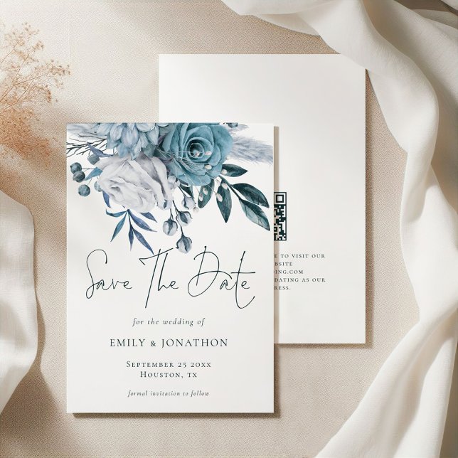 Modernes Blue Florals QR Code Hochzeit Save The Date (Front and back view)