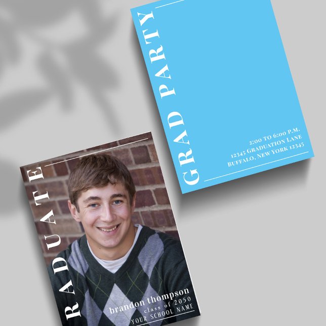 Modernes Blue Graduation Party Custom Foto Einladung (Graduation photo invitation announcement With Carolina Blue. )