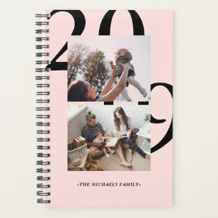Modernes Blush Zwei-Foto-Polka-Dot-Muster und Jahr Planer