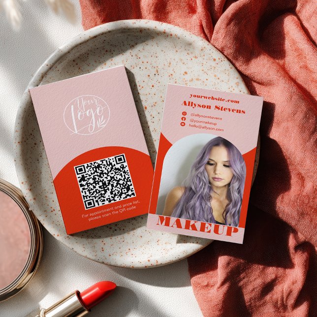 Modernes Bogen-Make-up-Blush-Rot-Foto-QR-Code-Logo Visitenkarte (Modern arch makeup blush red photo qr code logo business card)