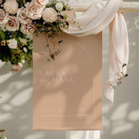 Modernes Bohemisches Tan Arch Wedding Welcome Post