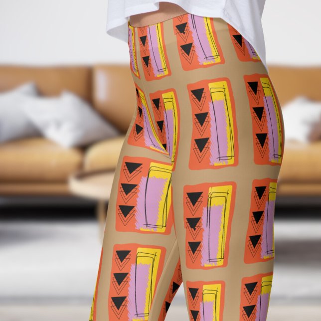 Modernes braunes Abstraktes Blockmuster Leggings (Abstract Block on Camel)